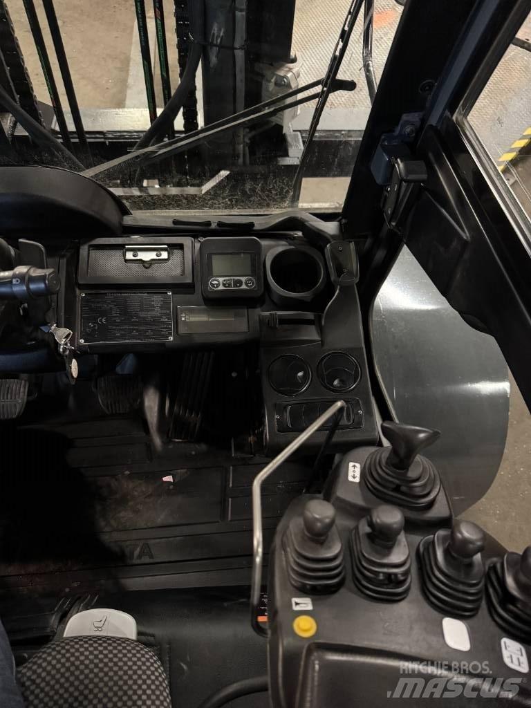 Toyota truck 8FD60N Chariots diesel