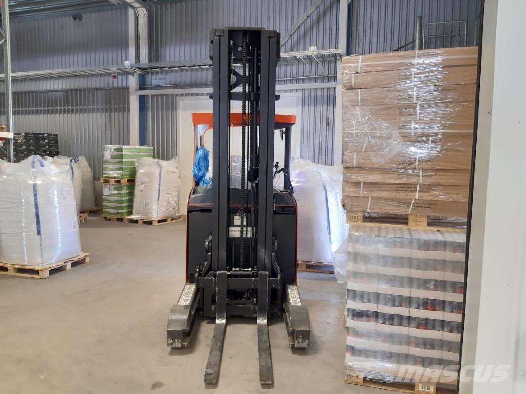 BT RRE200E Chariot à mât rétractable