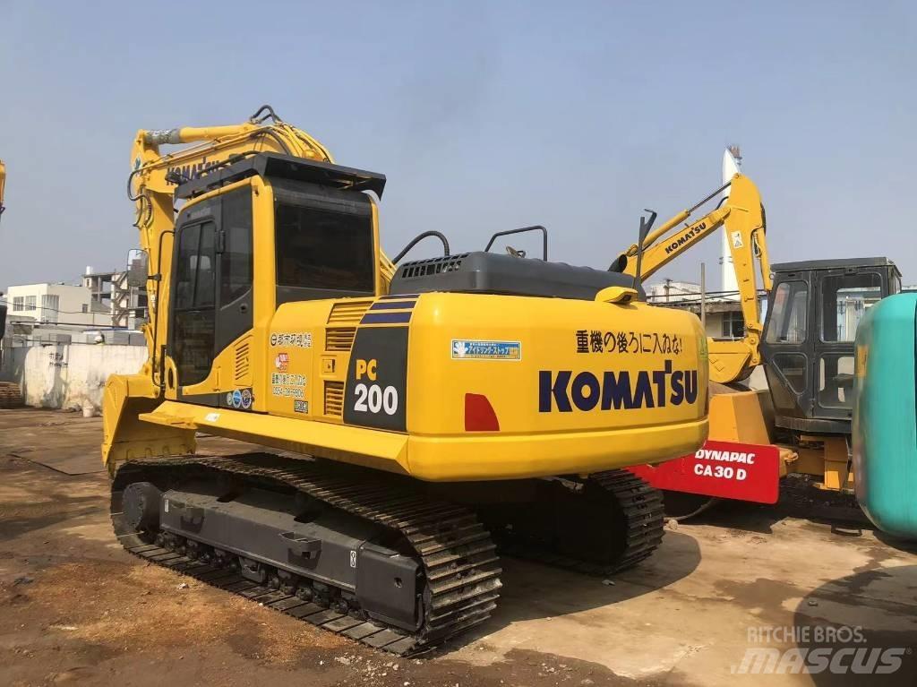 Komatsu PC200-8 Pelle sur chenilles