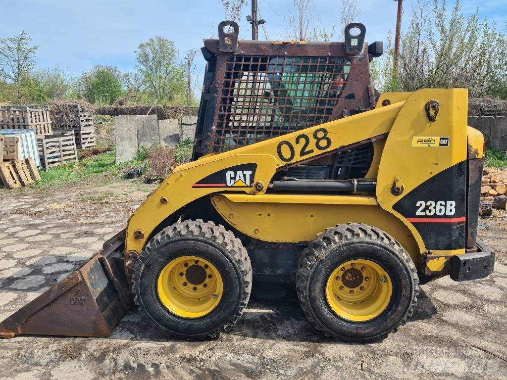 CAT 236 B Mini chargeuse