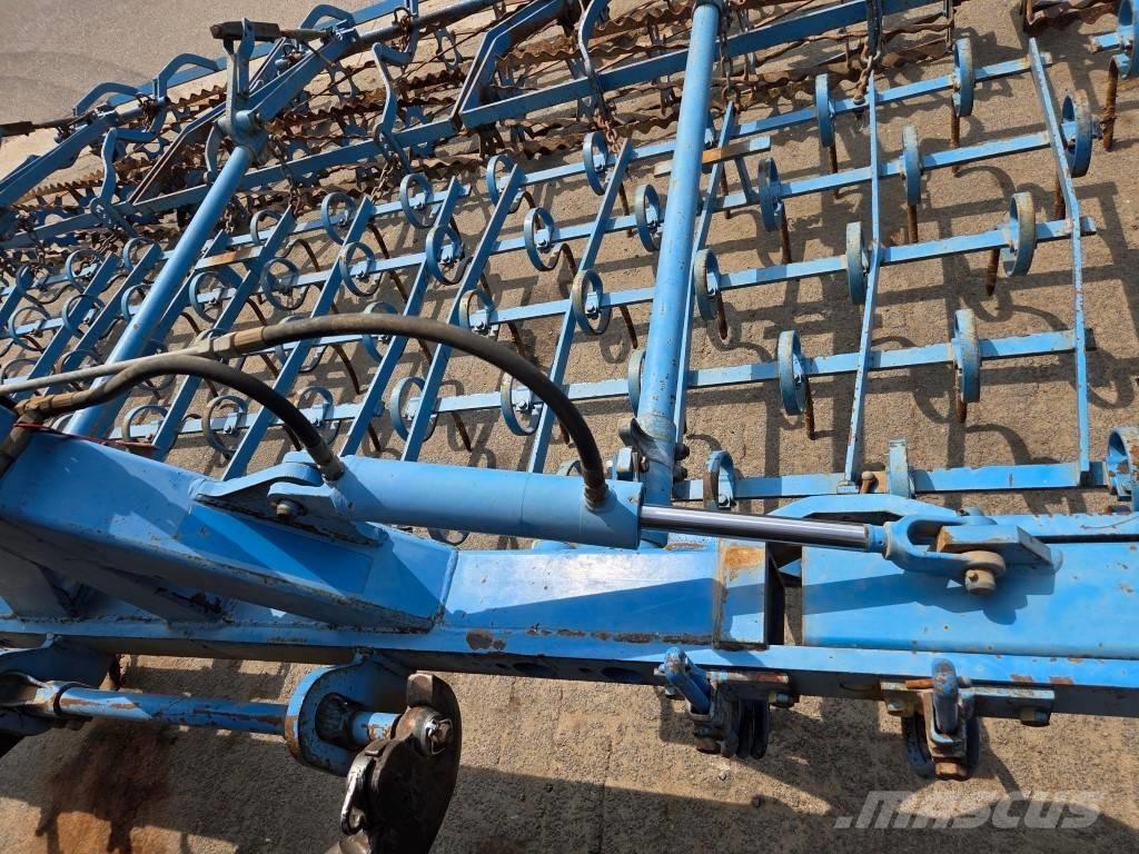 Lemken Koralle 4/560 Déchaumeur, cultivateur