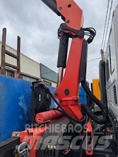 Iveco Trakker 310 Camion plateau ridelle avec grue