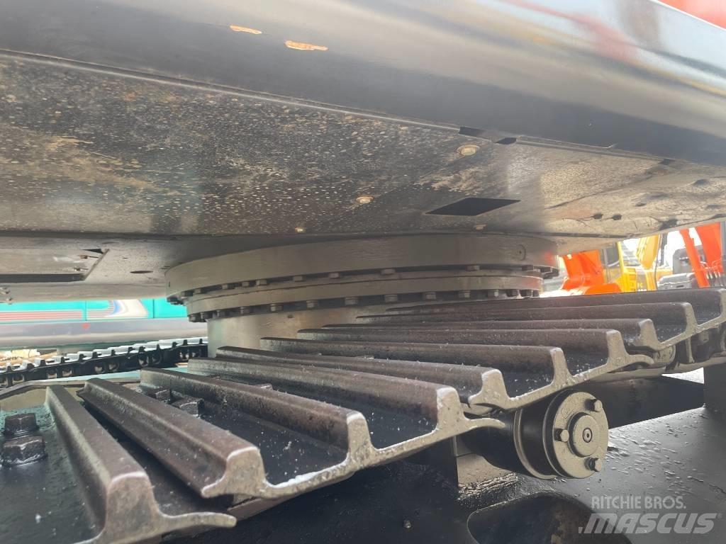 Hitachi ZX240 Pelle sur chenilles