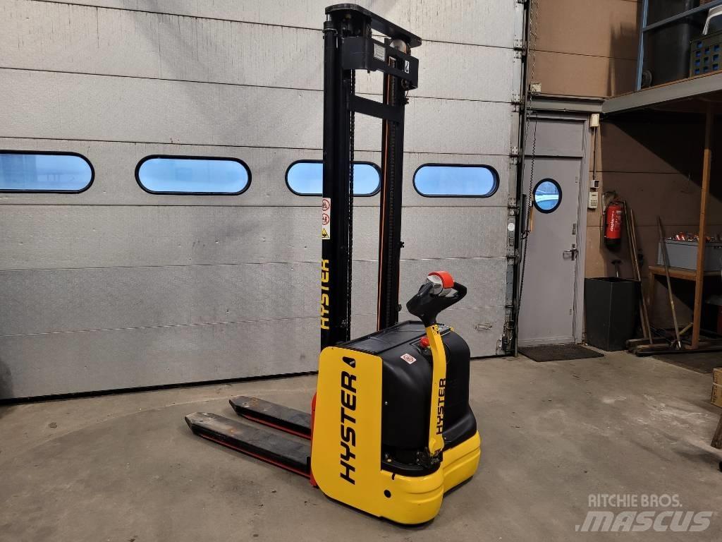 Hyster S 1.6 Gerbeur accompagnant