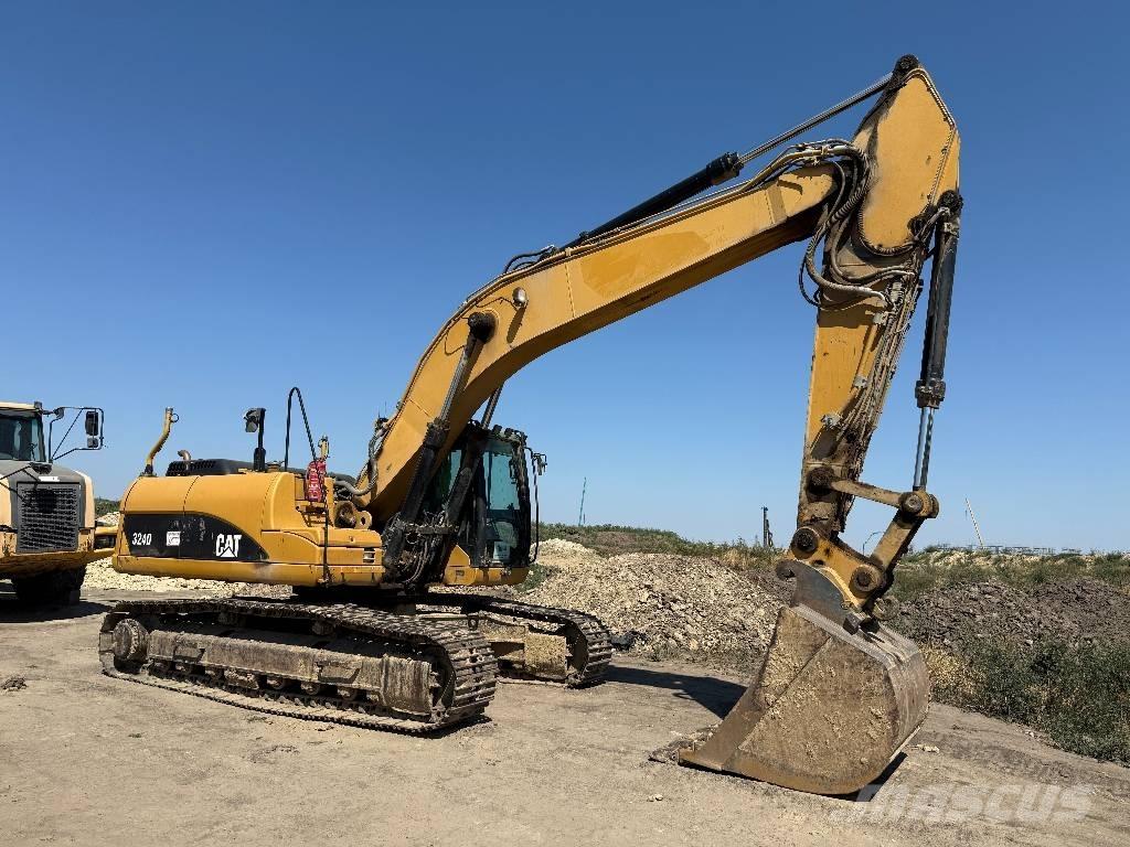 CAT 324 D Pelle sur chenilles