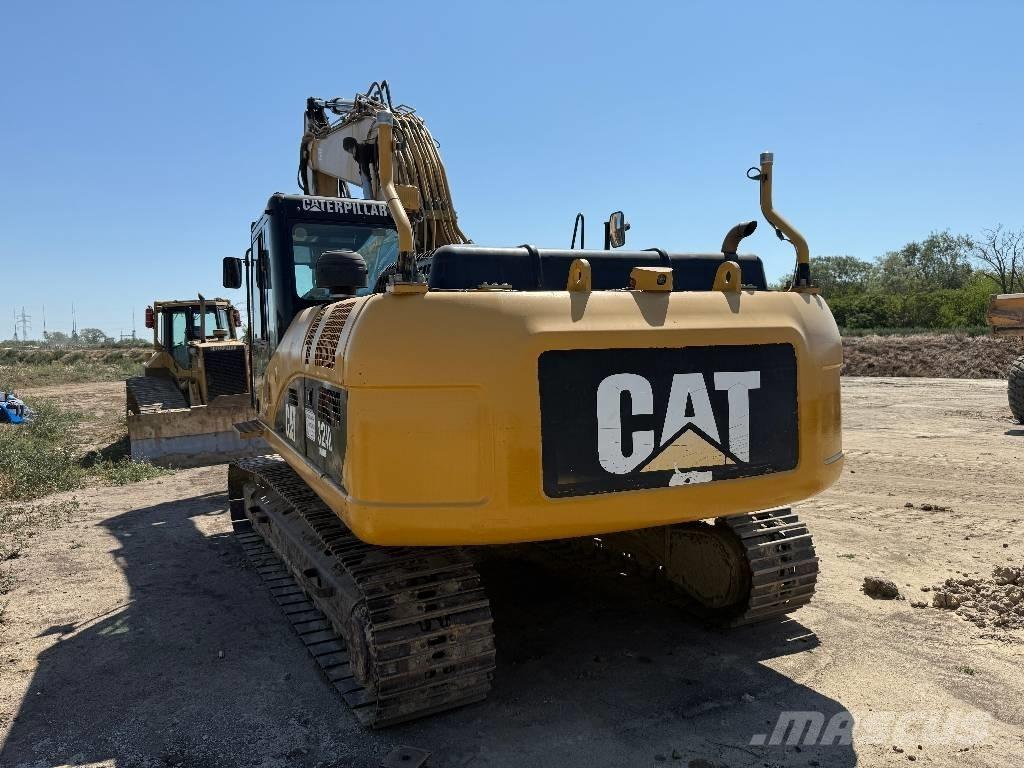 CAT 324 D Pelle sur chenilles