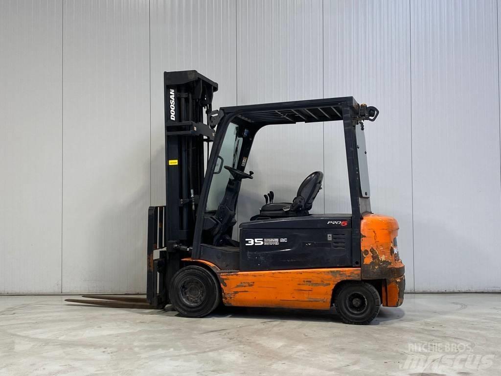 Doosan B35X-5 Chariots élévateurs électriques