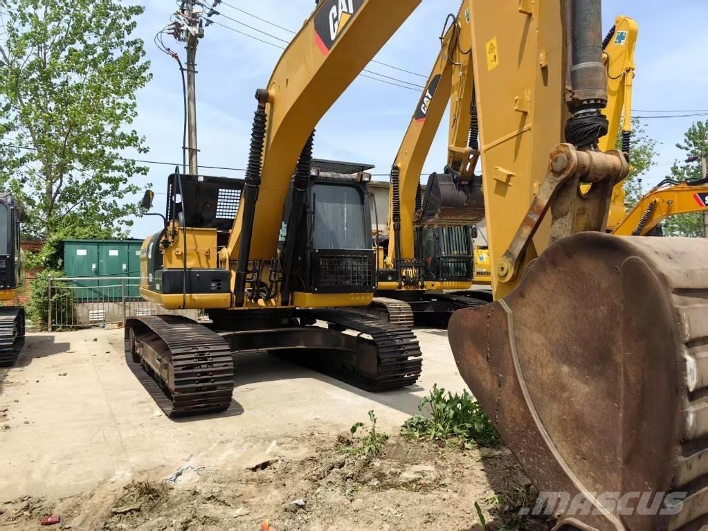 CAT 323 D Pelle sur chenilles
