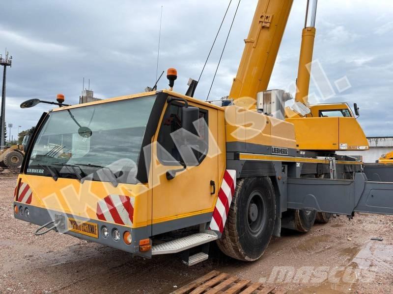 Liebherr LTM1200-5.1 Grues tout terrain