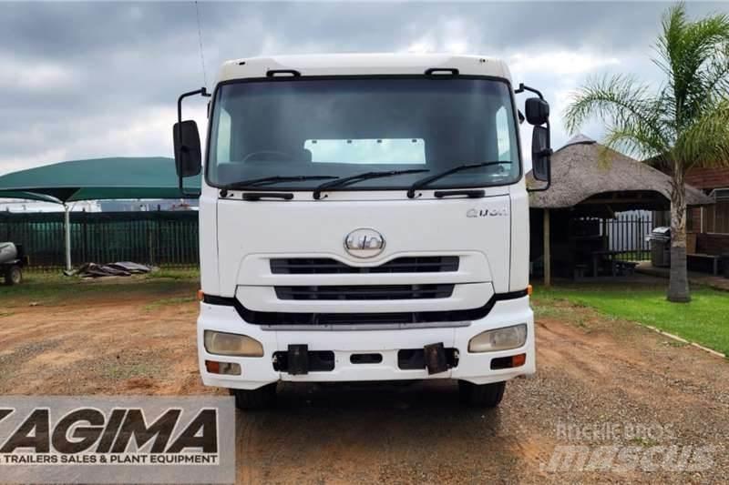 UD Quon 490 Autre camion