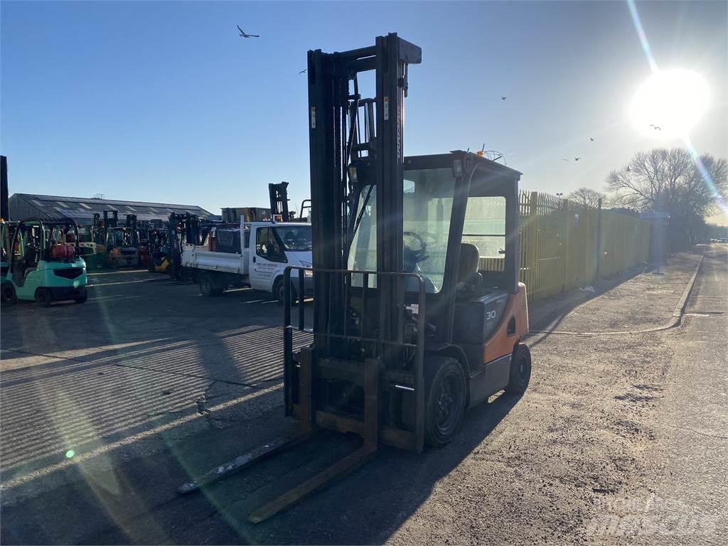 Doosan D30S-5 Chariots diesel