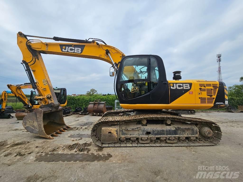 JCB 235 HD Pelle sur chenilles