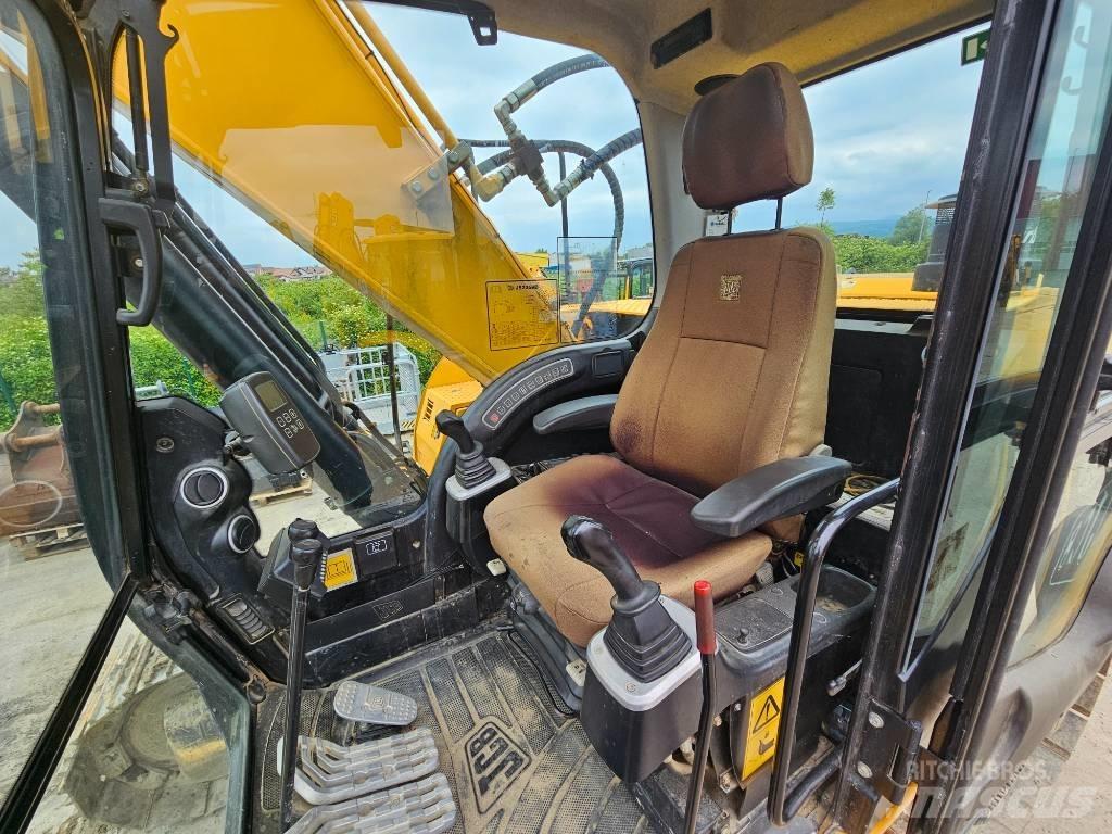 JCB 235 HD Pelle sur chenilles