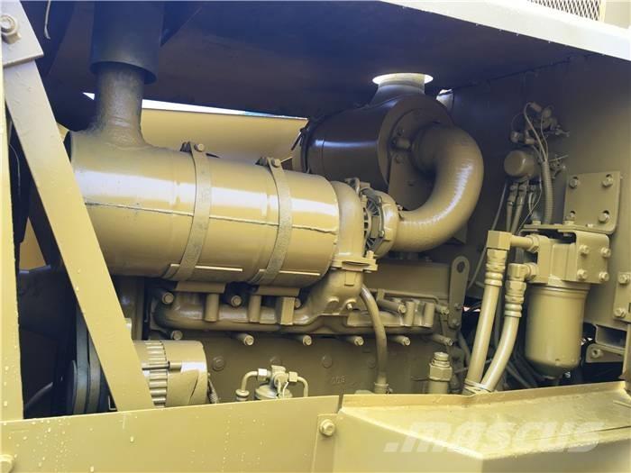 Komatsu GD 661 Niveleuse