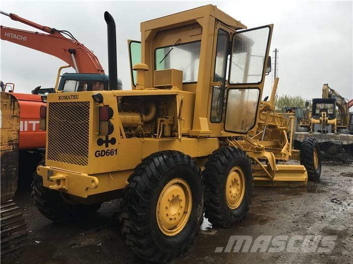 Komatsu GD 661 Niveleuse