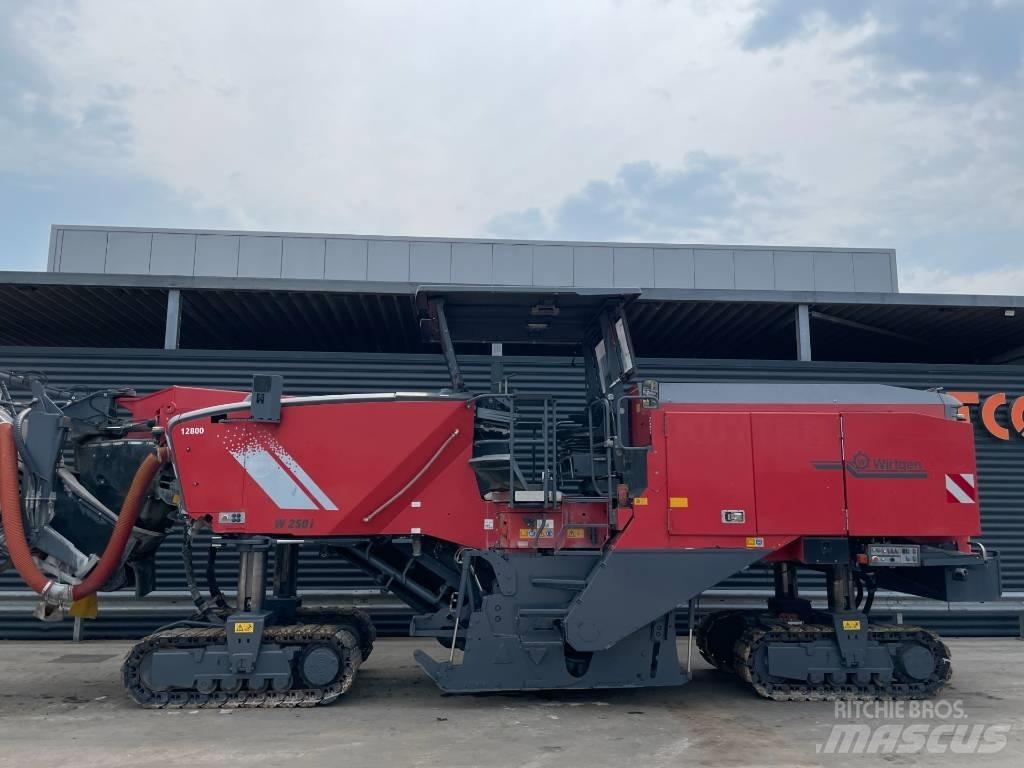 Wirtgen W 250 Fraiseuse à froid