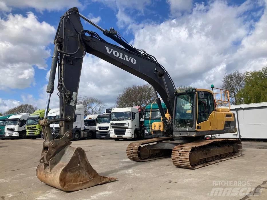 Volvo EC 220 DL Pelle sur chenilles