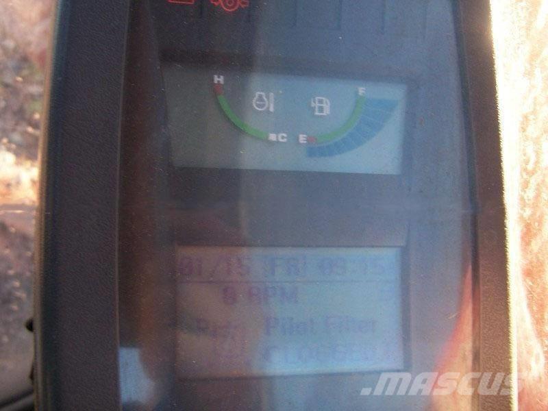Daewoo S180W Pelle sur pneus