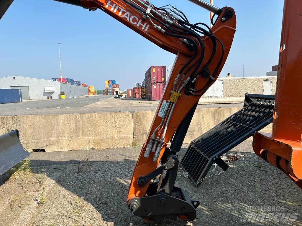 Hitachi ZX95W-7 Pelle sur pneus