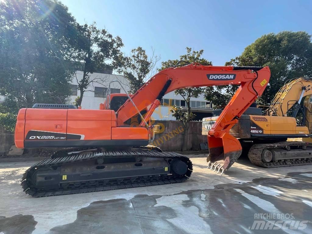 Doosan DX 225 LC Pelle sur chenilles