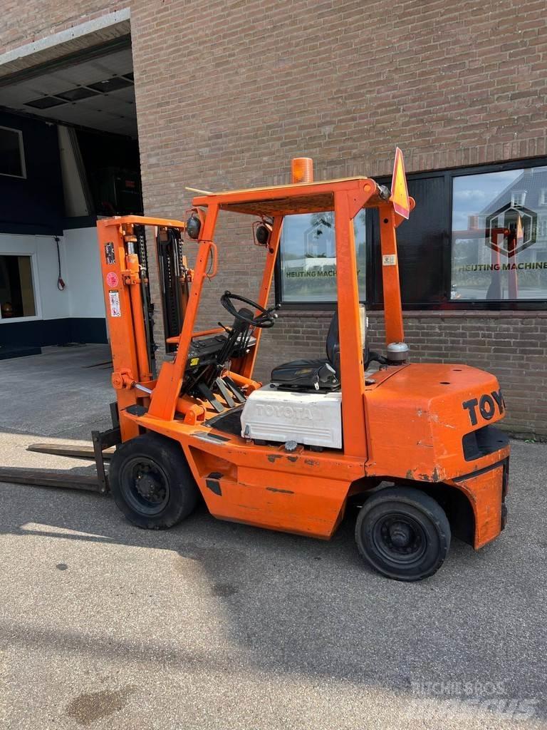 Toyota 02-4FD25 Chariots diesel