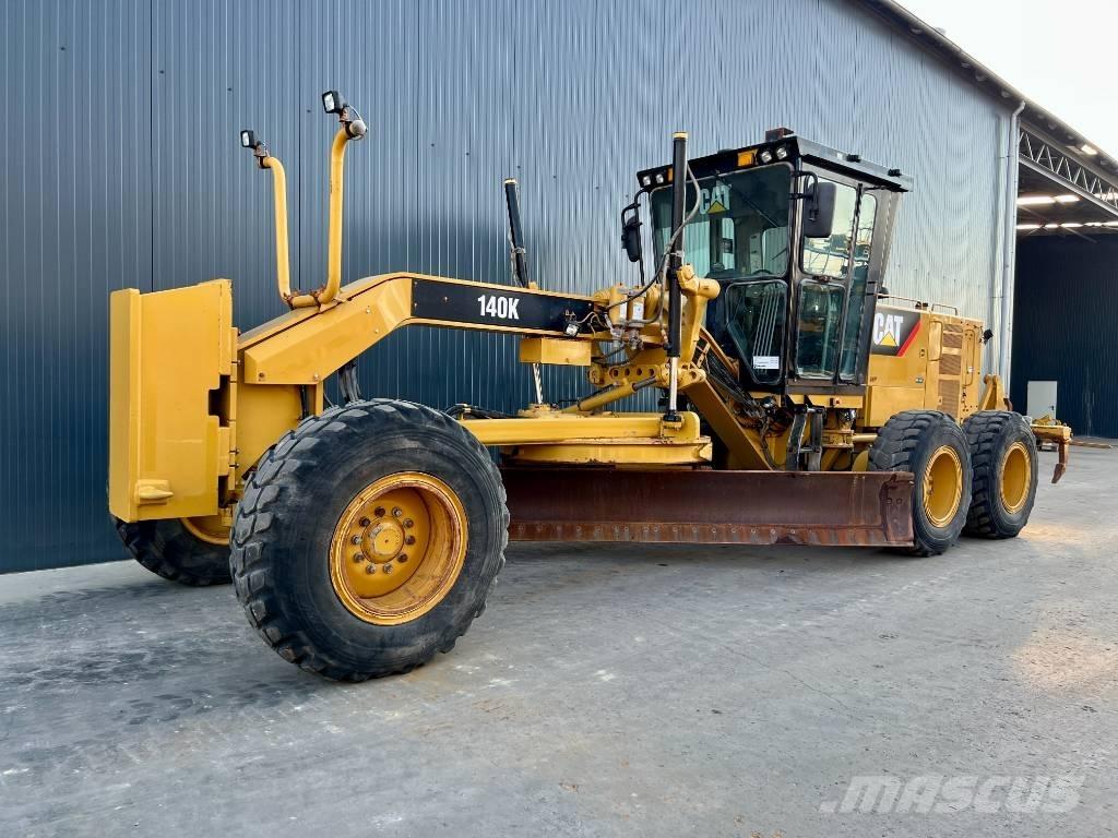 CAT 140K Niveleuse