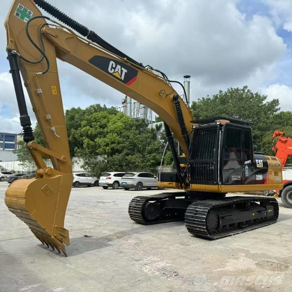 CAT 320D2 Pelle sur chenilles