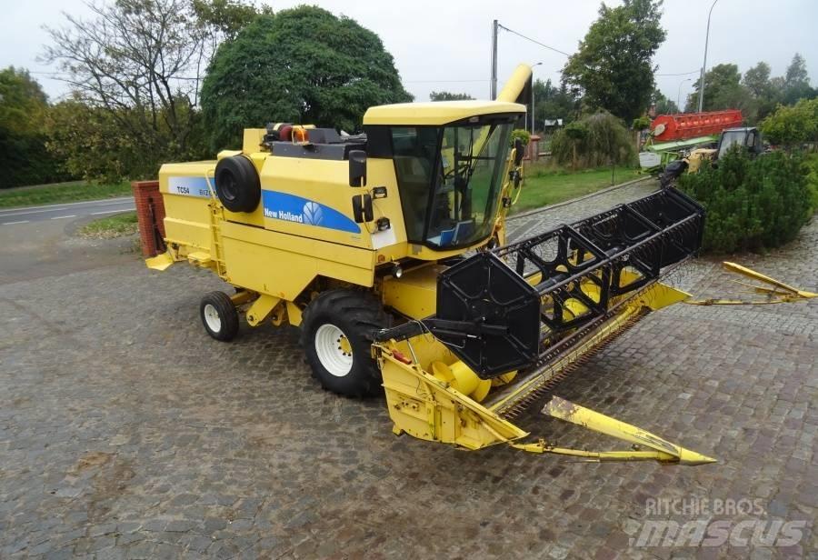 New Holland TC 54 Moissonneuse batteuse