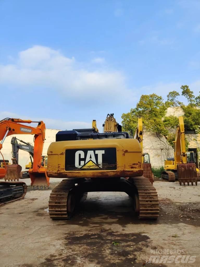 CAT 349 D2 Pelle sur chenilles