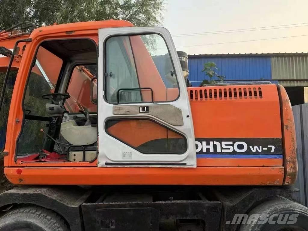 Doosan DH150W Pelle sur pneus
