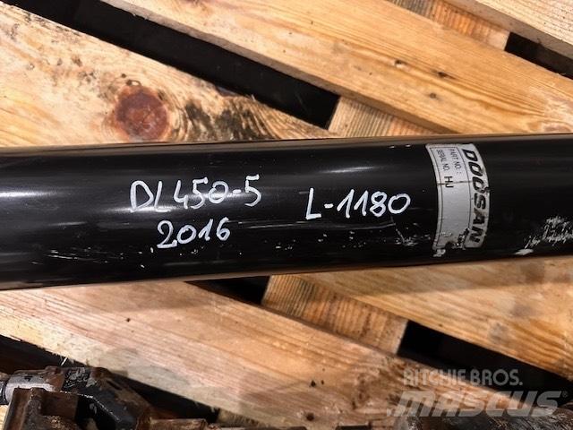 Doosan DL 450-5 Essieux