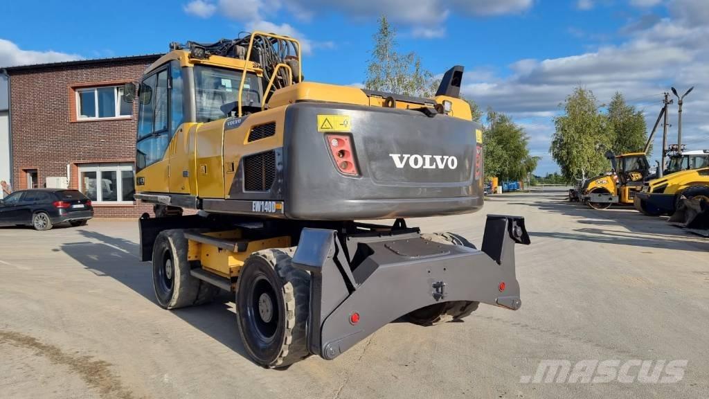 Volvo EW 140 D Pelle sur pneus
