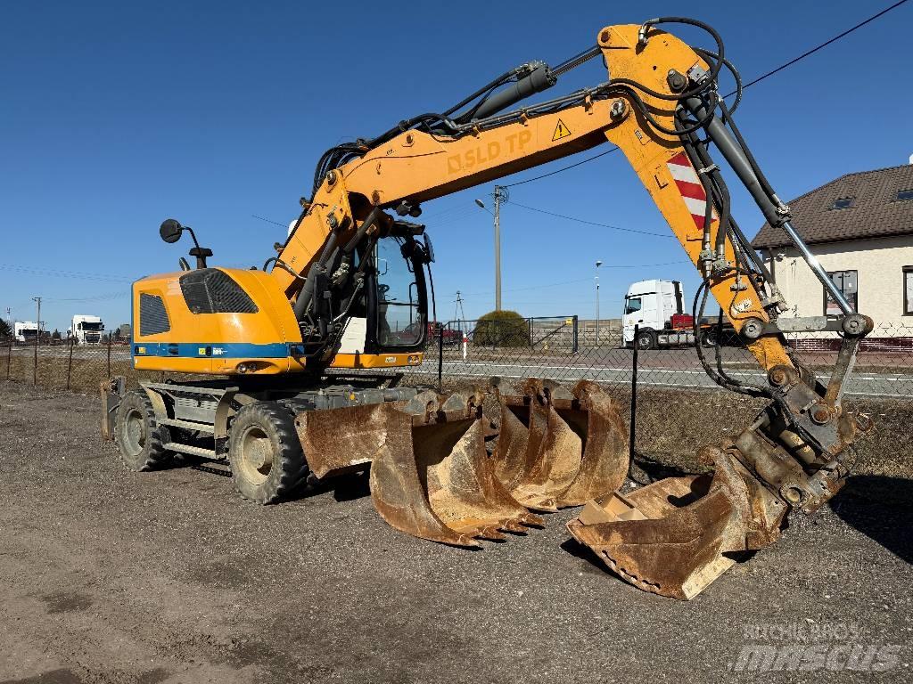 Liebherr A 914 Pelle sur pneus