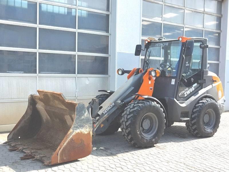 Hitachi ZW 95-6 Chargeuse compacte
