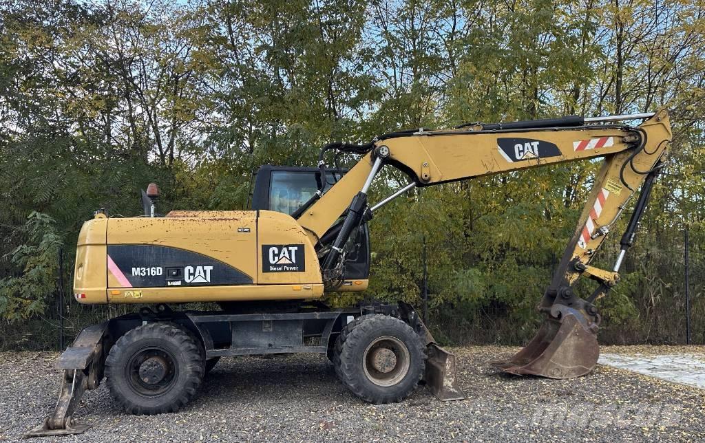 CAT M 316 D Pelle sur pneus