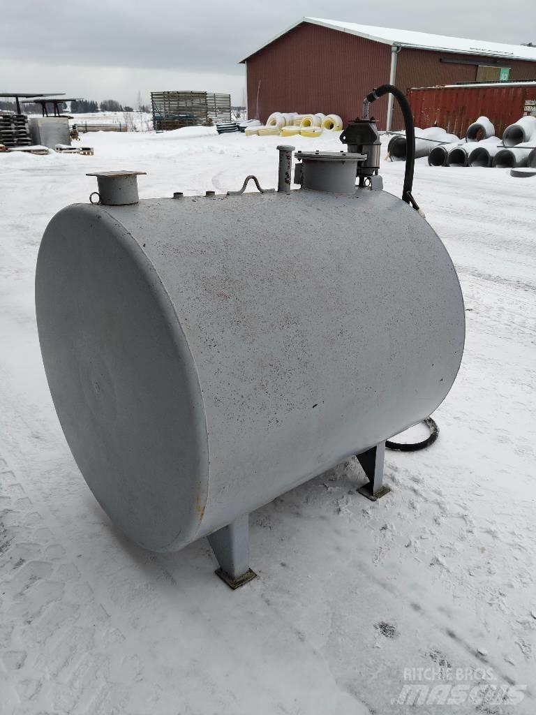 Farmarisäiliö 1300 L Agriculture - Autres