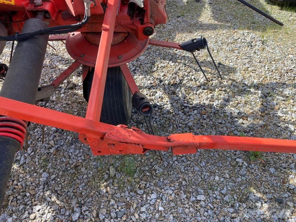 Kuhn GF8702 Rateau faneur