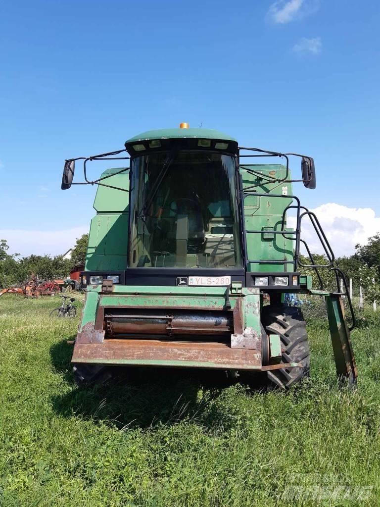 John Deere 2054 Moissonneuse batteuse