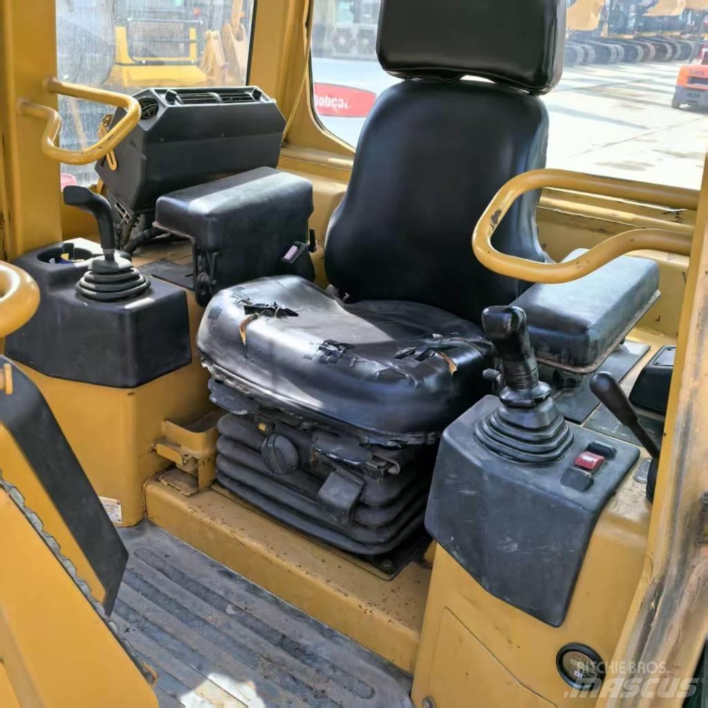 CAT D 5 G LGP Bouteurs sur chenilles