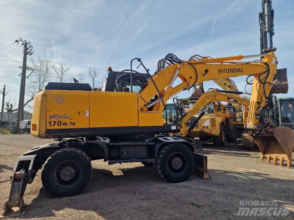 Hyundai R 170 W Pelle sur pneus