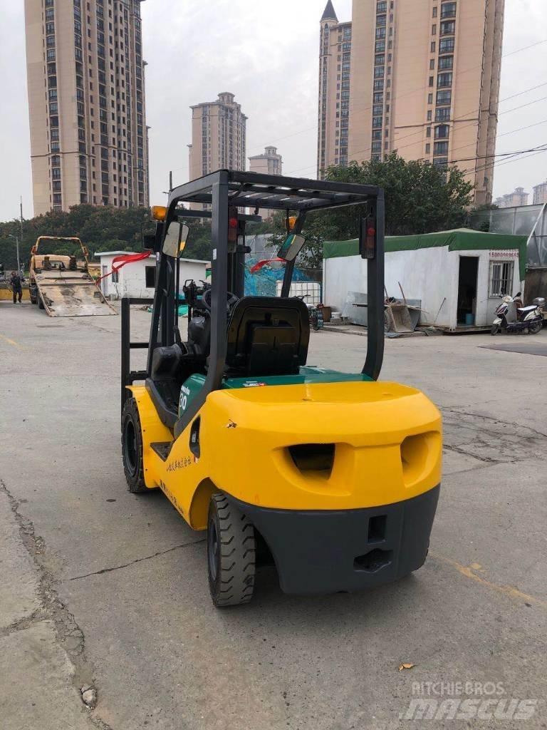 Komatsu FD30 Chariots diesel