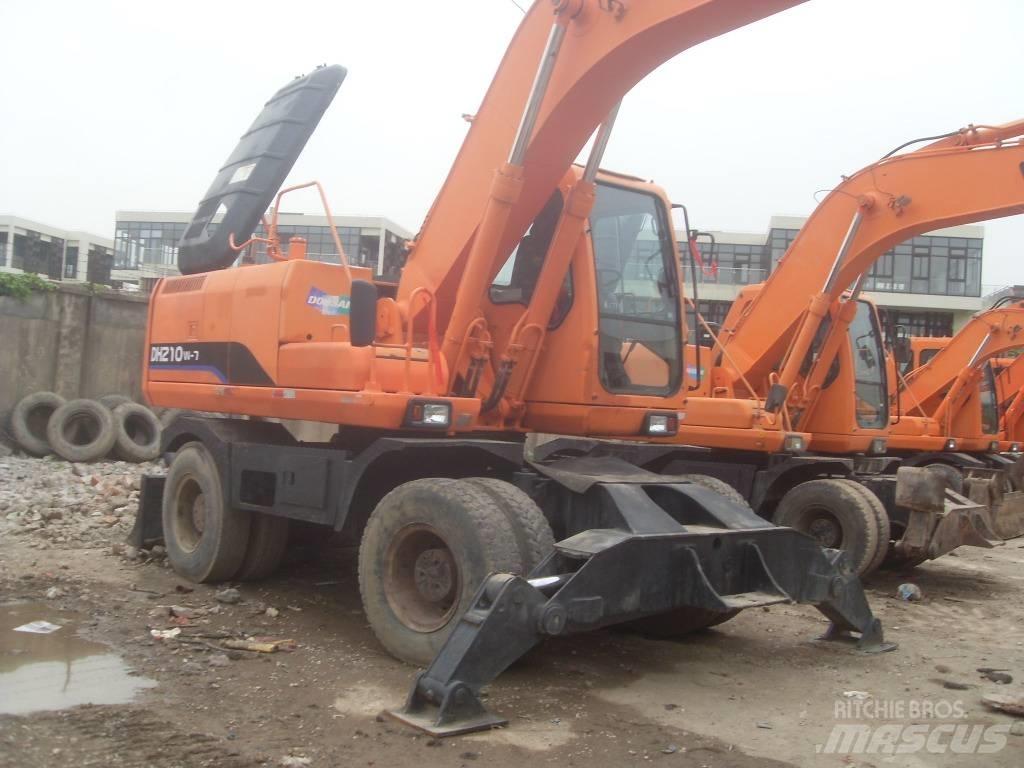 Doosan DH 150 W-7 Pelle sur pneus