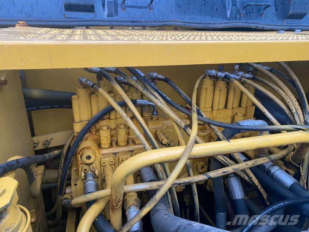 CAT 320 C L Pelle sur chenilles