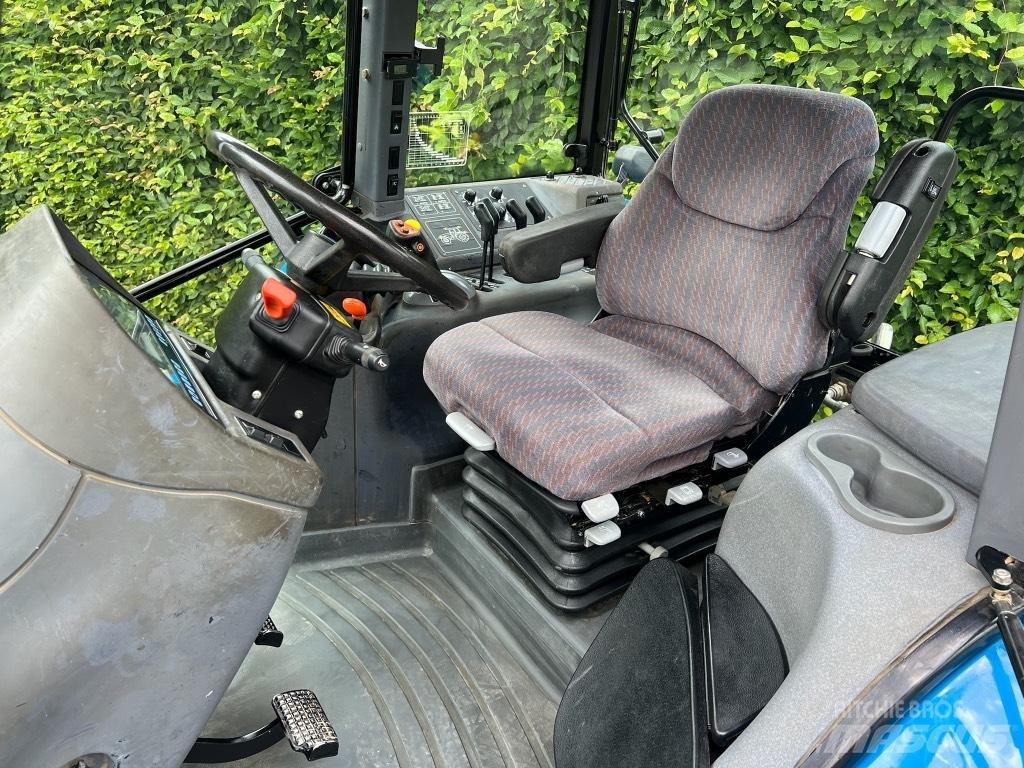 New Holland TM 150 Tracteur
