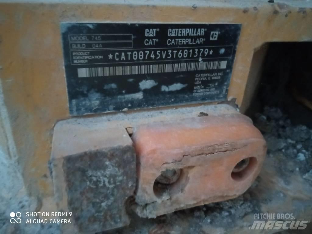 CAT 745 Tombereau articulé