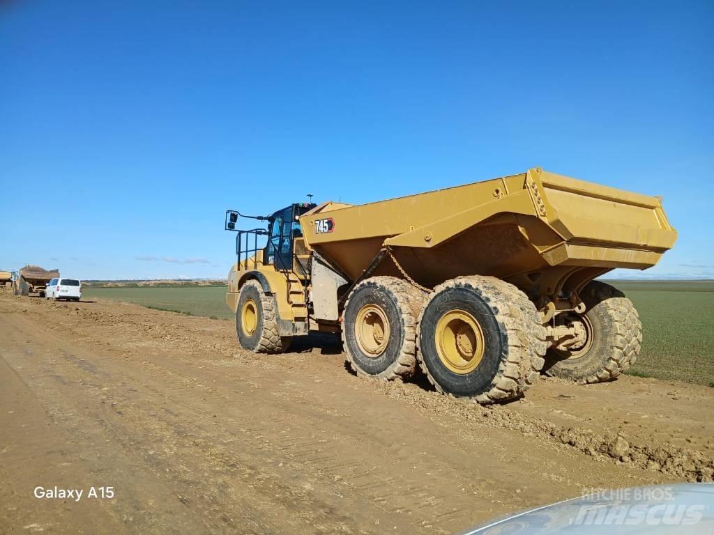 CAT 745 Tombereau articulé
