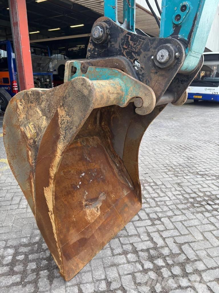 Doosan DX 210 W Pelle sur pneus