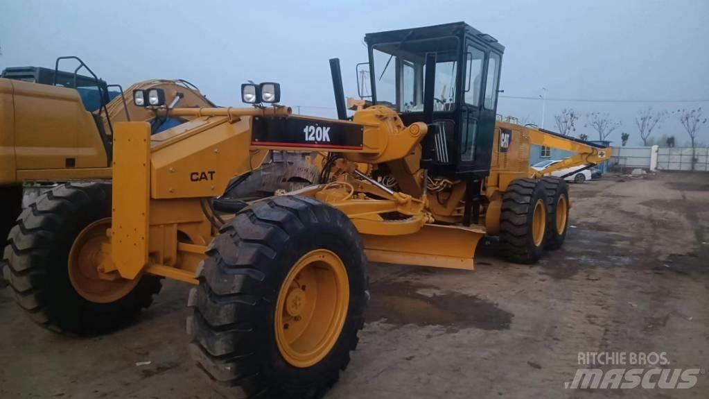 CAT 120 K Niveleuse