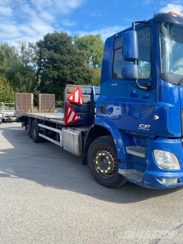 DAF CF 330 Camion plateau ridelle avec grue
