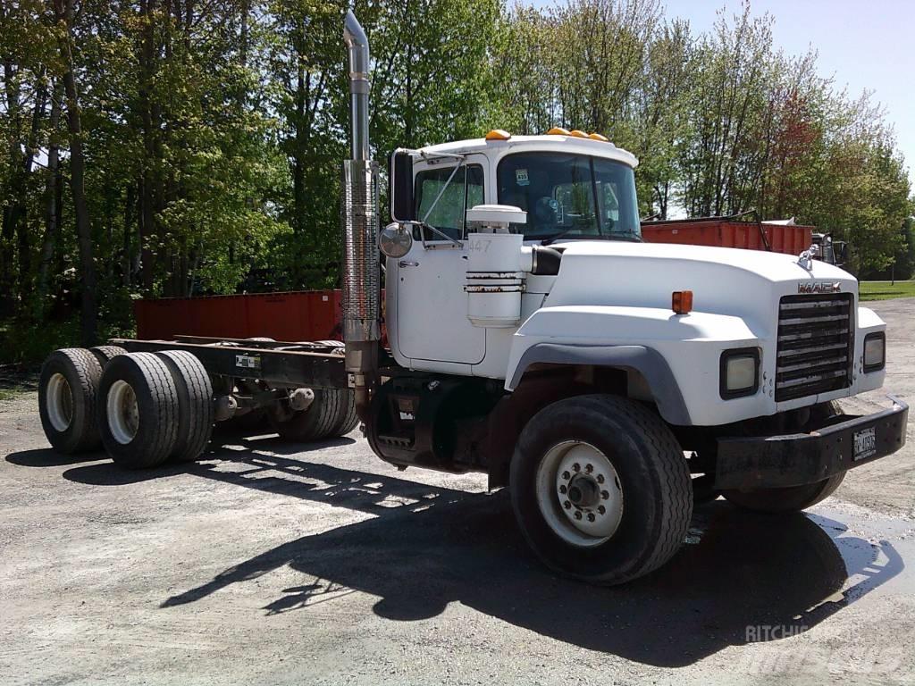 Mack RB 688 S Châssis cabine